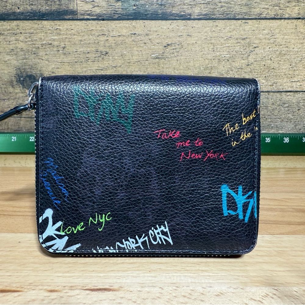 🔥DKNY Ed Hardy style Y2K Black Graffiti Zip Wallet- love New York - Picture 3 of 12